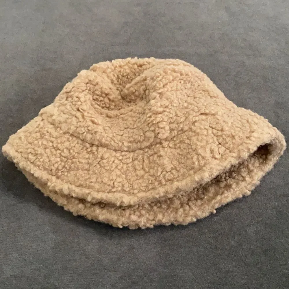 Women’s Winter Faux Fur Bucket Hat One Size Fits Most NWOT